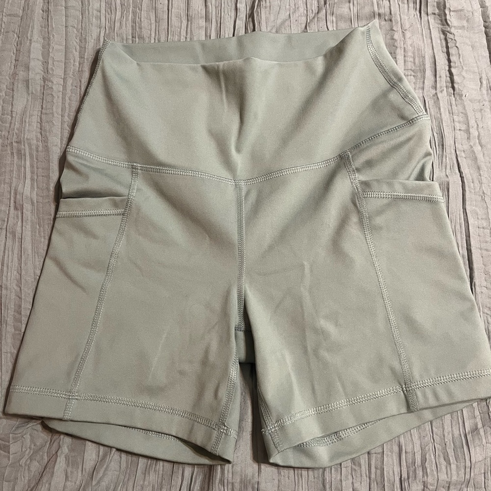 Women’s Yogalicious Lux Athletic Biker Shorts Green Size Medium Tribeca